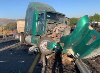 Choque múltiple en la Morelia-Pátzcuaro deja al menos 5 heridos graves; colapsa circulación hacia la capital