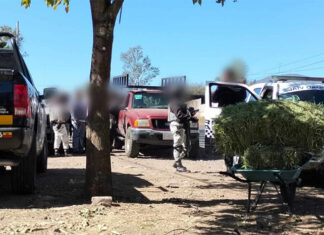 Choque entre dos camionetas en avenida Cointzio de Morelia deja solo daños materiales