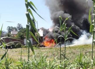 Bomberos sofocan incendio en lote baldío de la colonia Obrera en Morelia