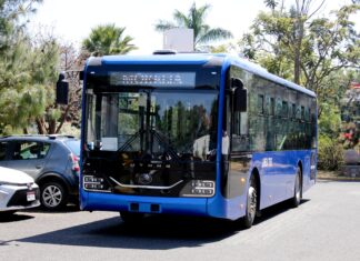 Con tarjeta de prepago, transporte público se moderniza en Uruapan: Alfredo Ramírez