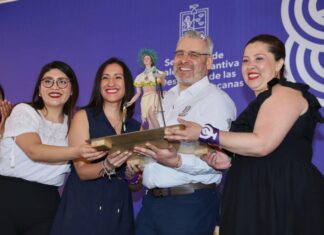 Bedolla entrega Presea Eréndira a michoacanas destacadas; por primera vez a una adolescente