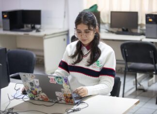 Conoce a Natalia, estudiante ganadora de la Presea Eréndira