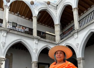 Artesanías, cultura, música y danza, en Tianguis de Domingo de Ramos