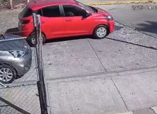 Entre la vida y la muerte, menor atropellada en Villas del Pedregal