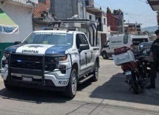 Asesinan a mujer frente a estudiantes en Uruapan, Michoacán