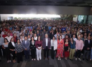 Garantiza Bedolla salarios y prestaciones a docentes michoacanos