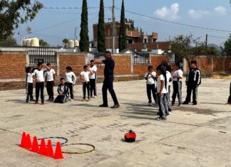 Más de 900 mil estudiantes de educación básica continúan sus actividades escolares: SEE