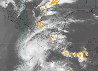 Tormenta Alvin provocará intensas lluvias y oleaje en el Pacífico mexicano este viernes