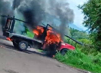 Bloqueos e incendios paralizan caminos en Buenavista y Apatzingán
