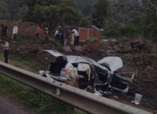 Mujer de la tercera edad pierde la vida tras accidente en la Siglo 21; cuatro más resultan heridos