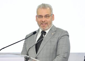 Hay personal suficiente para atender contingencias por lluvias: Bedolla