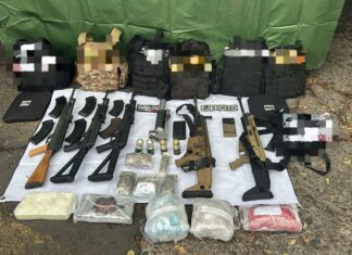 Asegurados en Zitácuaro 10 vehículos, 4 granadas, armas y drogas: SSP