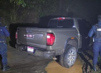 En acción oportuna, Guardia Civil recupera camioneta robada en Uruapan