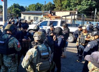 Ataque armado frente a la alcaldía de Tingüindín deja un policía y un civil muertos