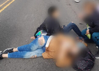 Pareja sufre accidente de moto en la Madero Poniente, en Morelia; no presentan heridas de gravedad