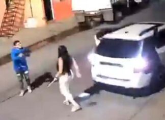 IMÁGENES FUERTES | Mujer es asesinada con un rifle de asalto por su expareja en Guadalajara