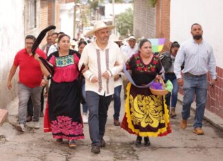 Respaldo total a autonomía de las comunidades de Crescencio Morales y Jarácuaro: Bedolla