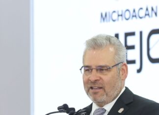 Michoacán combate la delincuencia en coordinación con la Federación y colaboración de EU: Bedolla