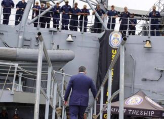 Refuerza EU presión militar a Venezuela con llegada del USS Lake Erie