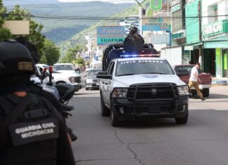 Bedolla advierte: vuelos permanentes de helicópteros con personal armado en Apatzingán; no se detendrán operativos de revisión