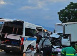 Fatal choque en la autopista Siglo XXI deja al menos 4 muertos y 5 heridos