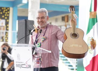 Guitarras de Paracho, instrumentos de paz que reconstruyen el tejido social: Bedolla