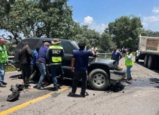 Accidente en la carretera Maravatío-Morelia deja dos heridos