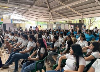 Arrancó caravana Jalo x las Mujeres; llevó productos menstruales a Apatzingán