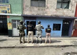 Morelia: FGE asegura 950 dosis de metanfetamina y detiene a dos personas en cateo