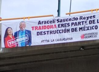 Colocan mantas en Morelia en contra de la senadora Araceli Saucedo