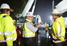 Supervisa Bedolla colocación de primera trabe de acero en paso vehicular La Hielera, en Uruapan