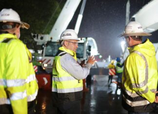 Supervisa Bedolla colocación de primera trabe de acero en paso vehicular La Hielera, en Uruapan