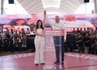 Felicita Bedolla a Giulianna Bugarini por su primer informe legislativo