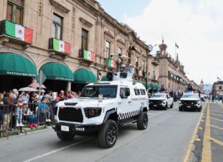 Con desfile presidido por Bedolla, miles de familias celebran el 215 Aniversario de la Independencia