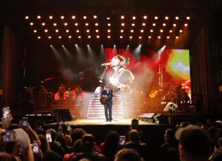 Miles de michoacanos celebran las fiestas patrias con Christian Nodal