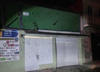 Balean domicilio en Huandacareo y abandonan vehículo robado