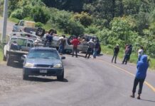Volcadura de camioneta en la Uruapan–Pátzcuaro deja cuatro heridos