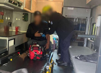 Choque en la Autopista Siglo XXI; lesionado se niega a ser trasladado al hospital