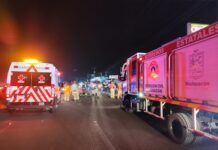 Accidente entre auto y moto deja cuatro heridos en el periférico de Morelia