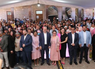 Garantizados tratamientos a mujeres con cáncer; Bedolla entrega mil 770 apoyos