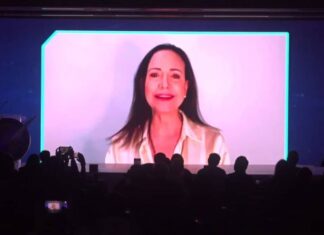 “Se derrotan regímenes con prédica constante de la verdad”: María Corina Machado