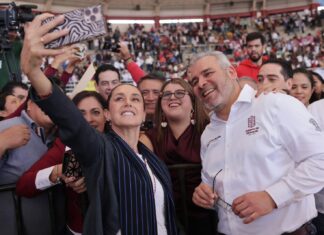 Bedolla acompaña a Sheinbaum en su festejo por el primer año de gobierno