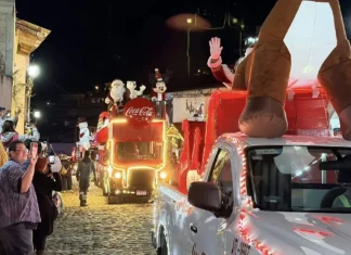 Tlalpujahua se ilumina: regresa el Desfile Navideño de Coca-Cola 2025