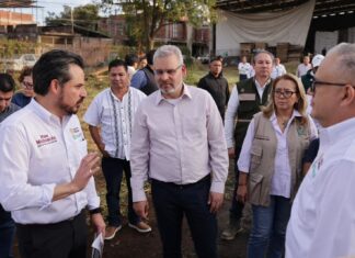 Bedolla y Zoé Robledo visitan predio para construcción de UMF en Nuevo Parangaricutiro