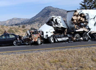 Carambola de 10 vehículos en la Autopista de Occidente deja un muerto y 14 heridos