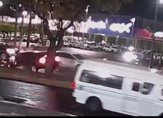 Choque entre dos vehículos en avenida Camelinas deja daños materiales