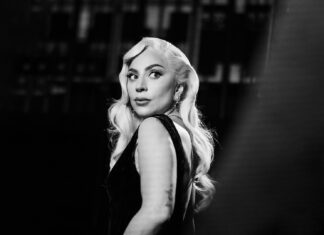 Interrumpe Lady Gaga concierto en Tokio para criticar acciones del ICE