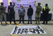 Detenidos entre Michoacán y Guanajuato un hombre y un menor de edad con 24 armas