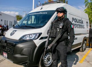 Refuerza Michoacán seguridad penitenciaria con entrega de unidades de traslado a penales
