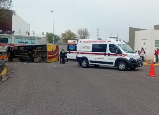 Brinda CRUM atención a lesionados tras accidente de camión en Morelia: SSM